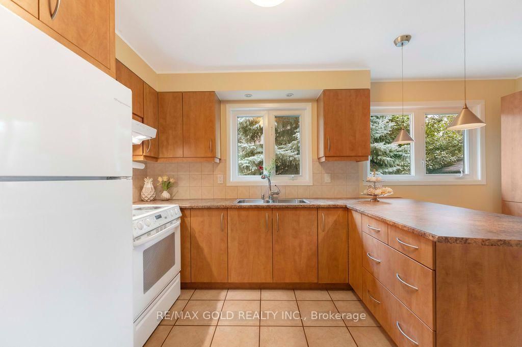 29 Carberry Crescent • Brampton, ON photo 12