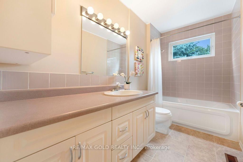 29 Carberry Crescent • Brampton, ON photo 17