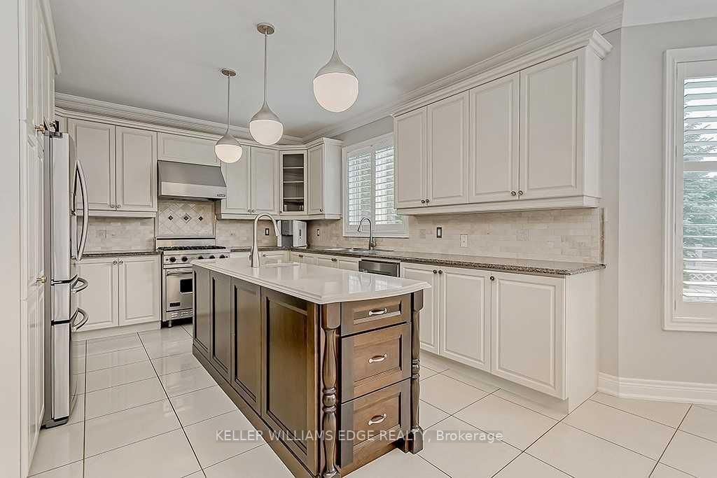 2384 Rock Point Drive • Oakville, ON photo 7