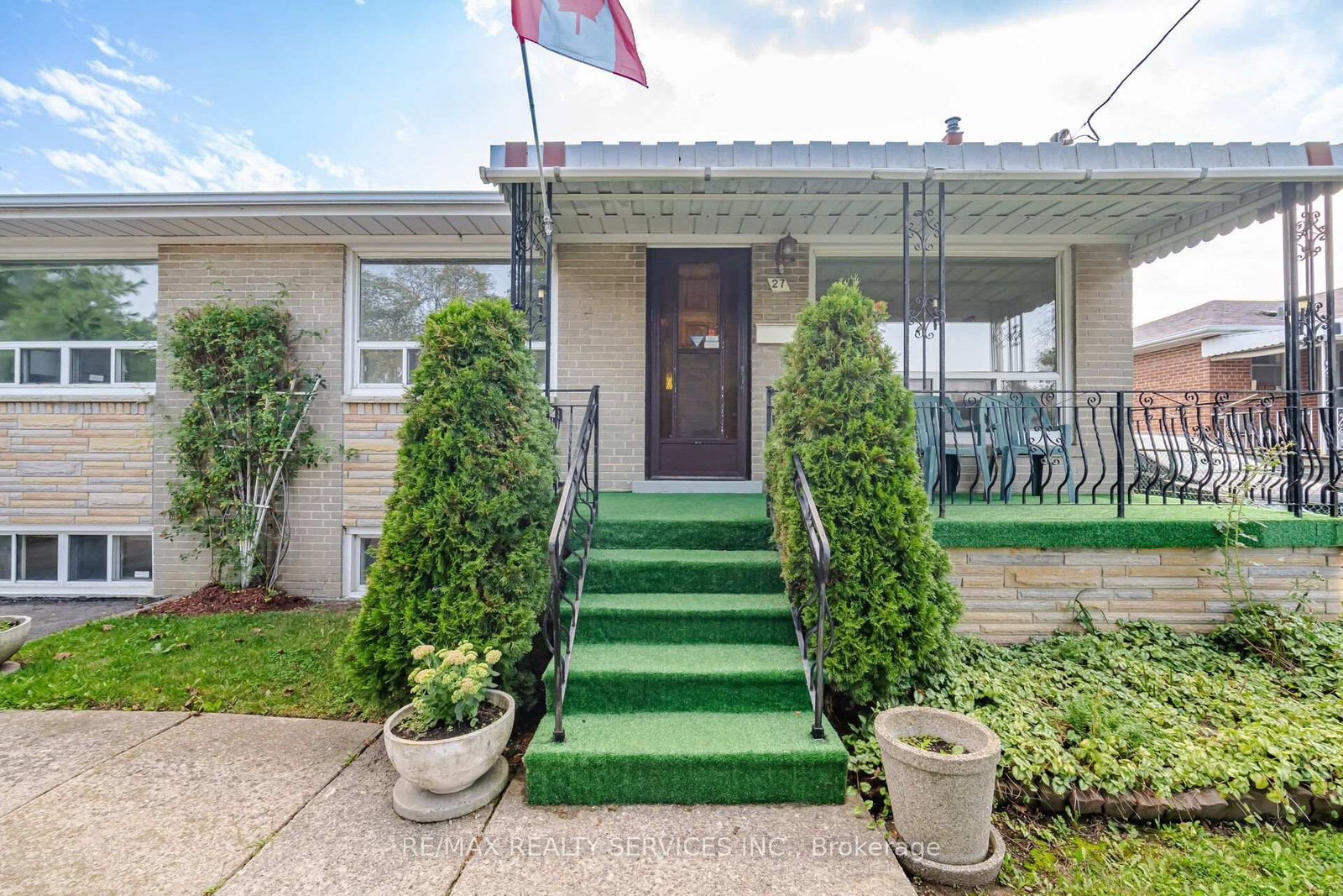 27 Edgemont Drive • Brampton, ON photo 10
