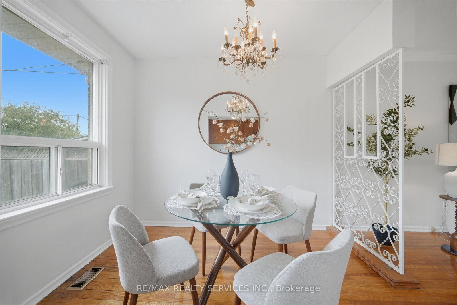 27 Edgemont Drive • Brampton, ON photo 16