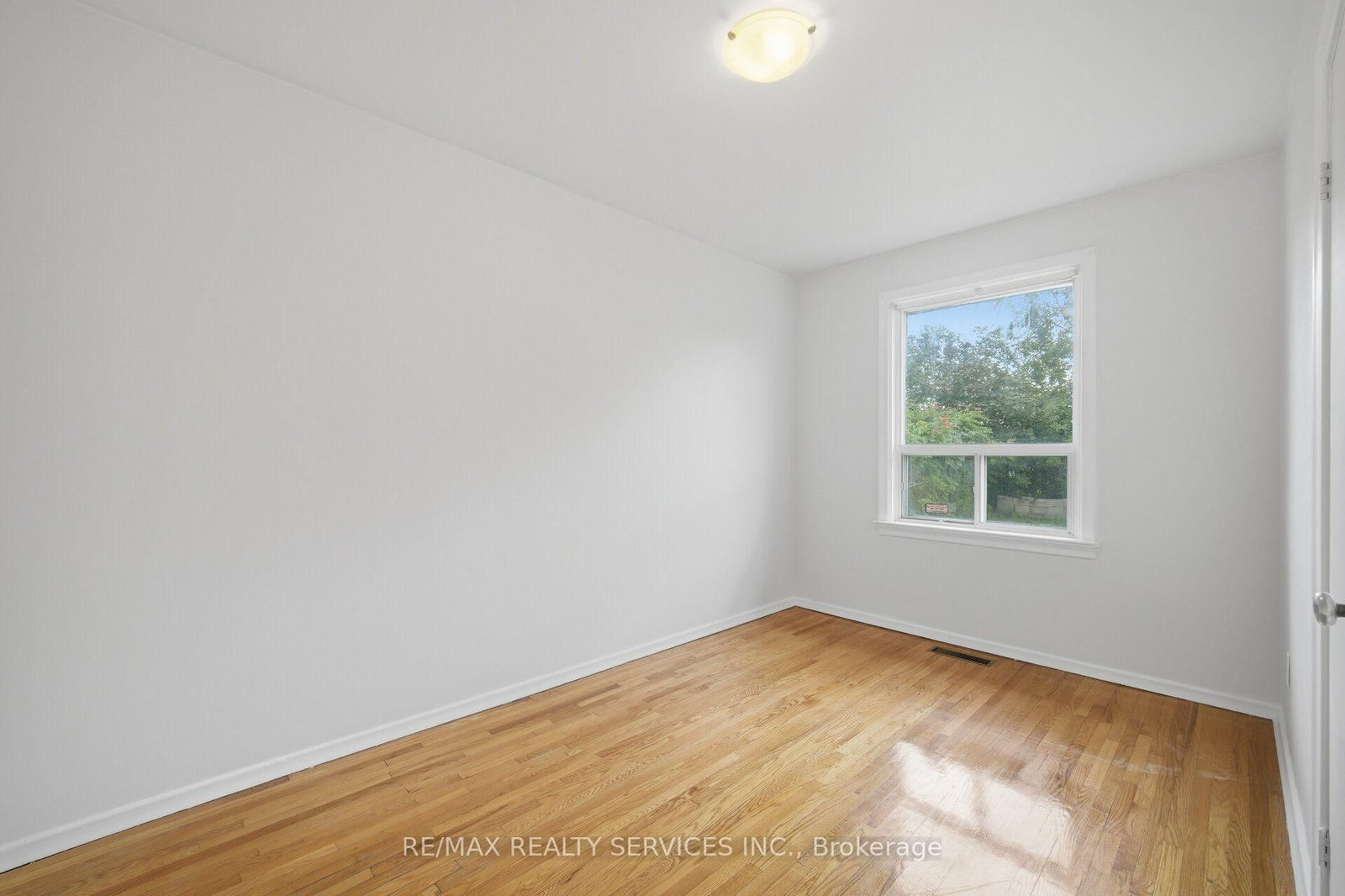 27 Edgemont Drive • Brampton, ON photo 24