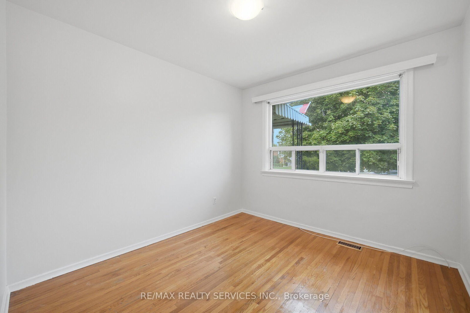 27 Edgemont Drive • Brampton, ON photo 26