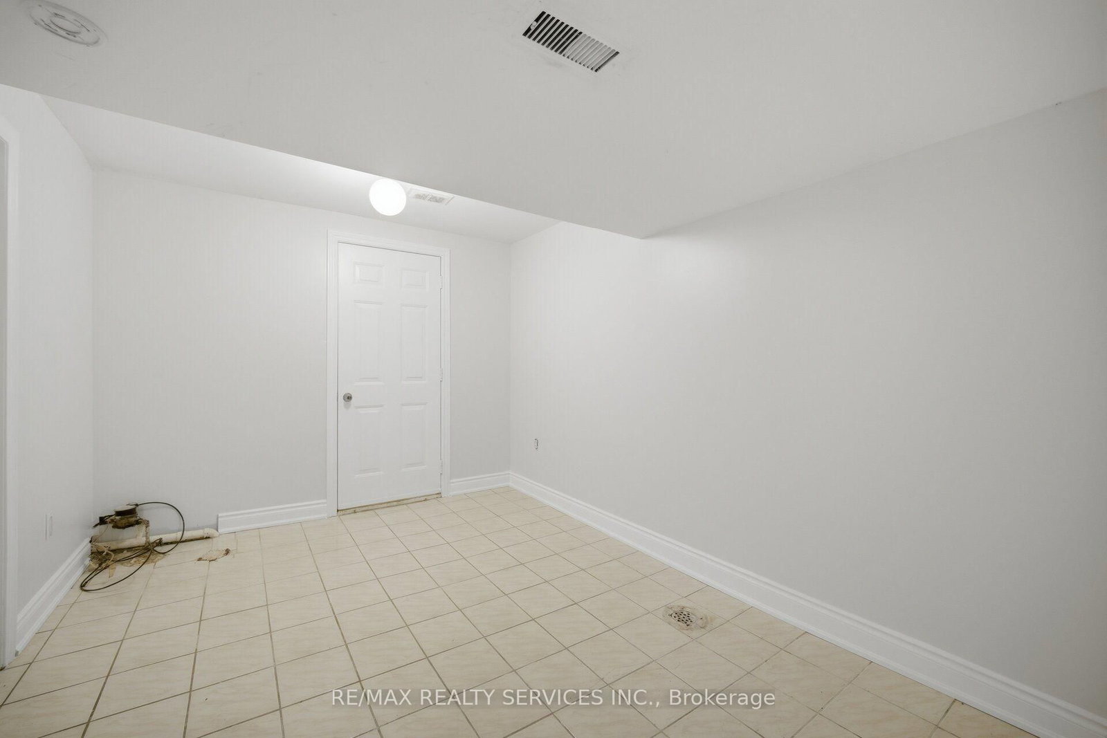 27 Edgemont Drive • Brampton, ON photo 35