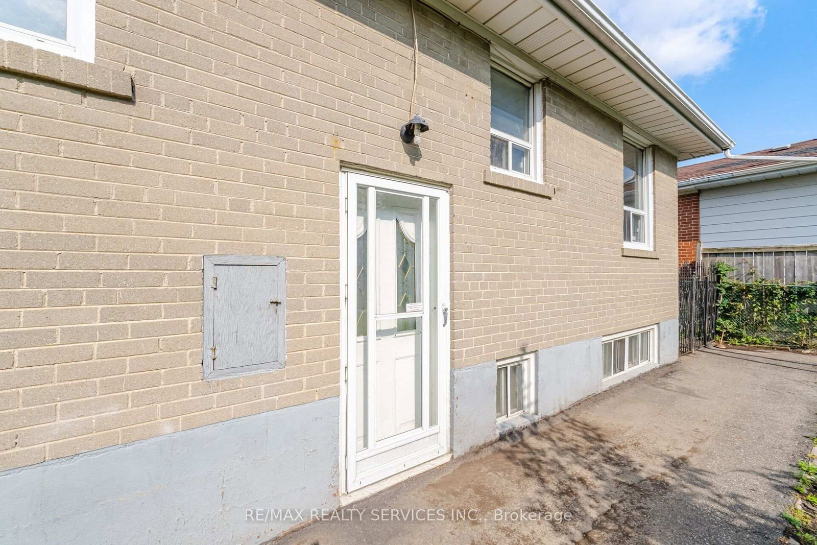 27 Edgemont Drive • Brampton, ON photo 43