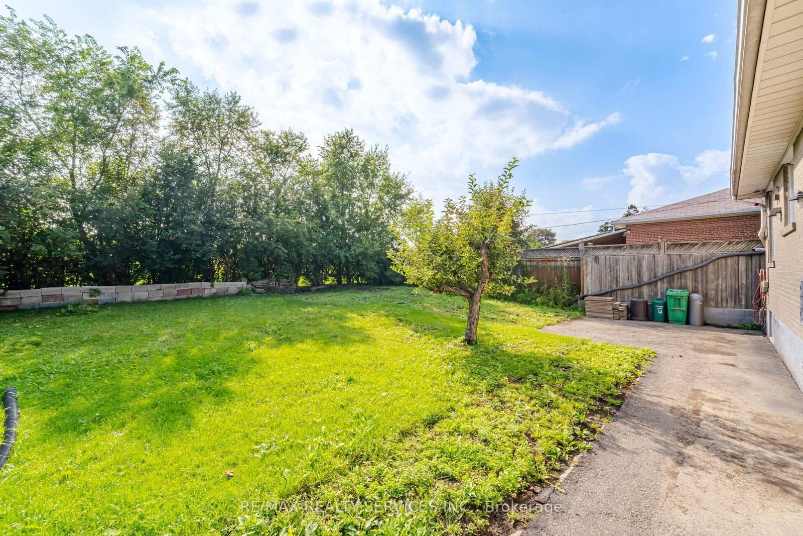 27 Edgemont Drive • Brampton, ON photo 48