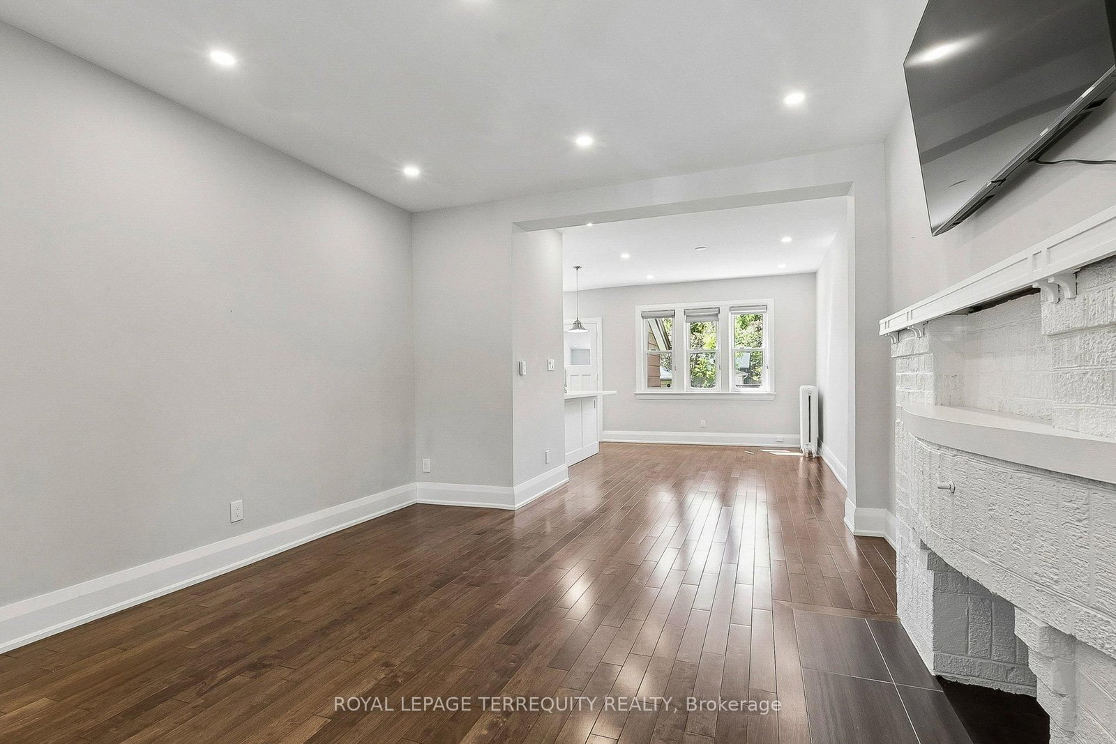 407 Annette Street • Toronto, ON photo 15