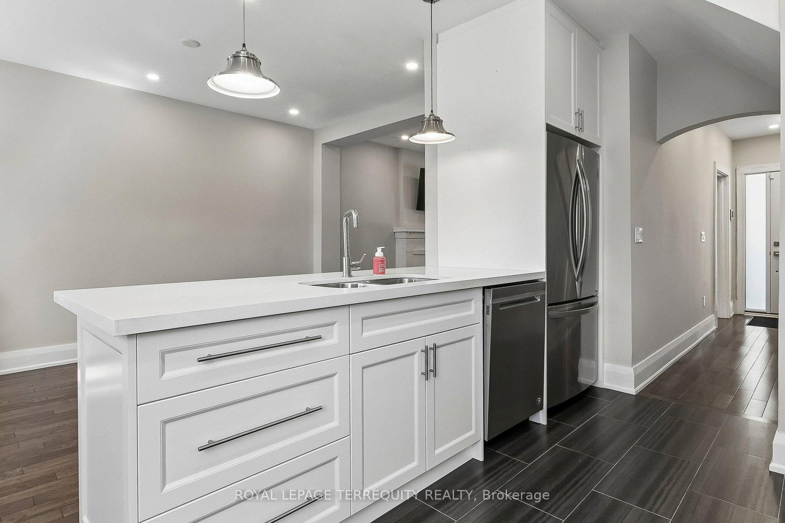 407 Annette Street • Toronto, ON photo 26