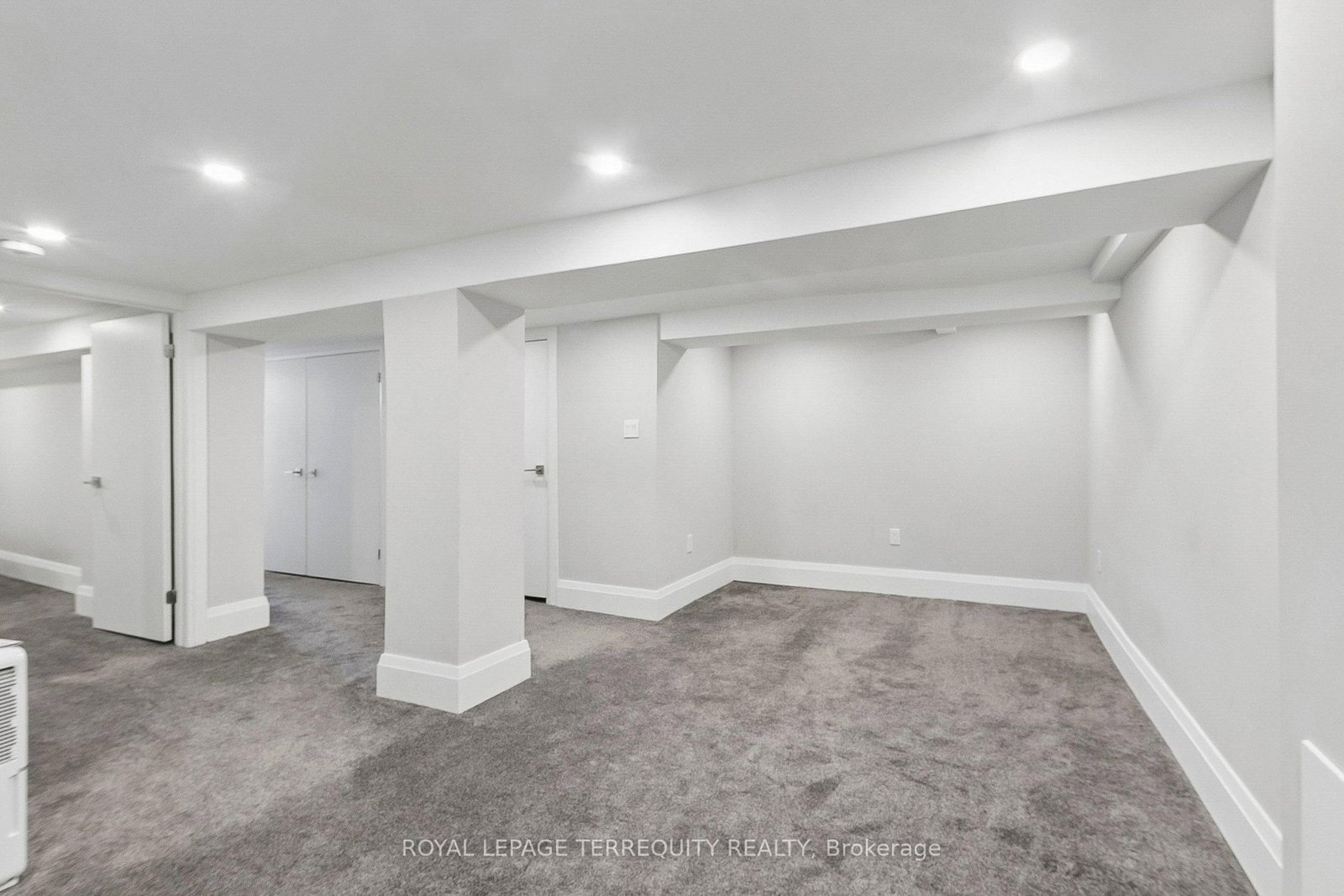 407 Annette Street • Toronto, ON photo 40