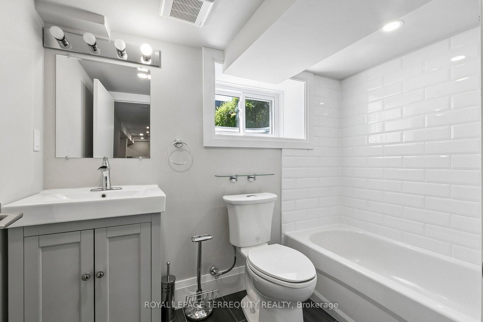 407 Annette Street • Toronto, ON photo 41