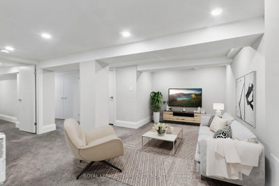 407 Annette Street • Toronto, ON photo 8
