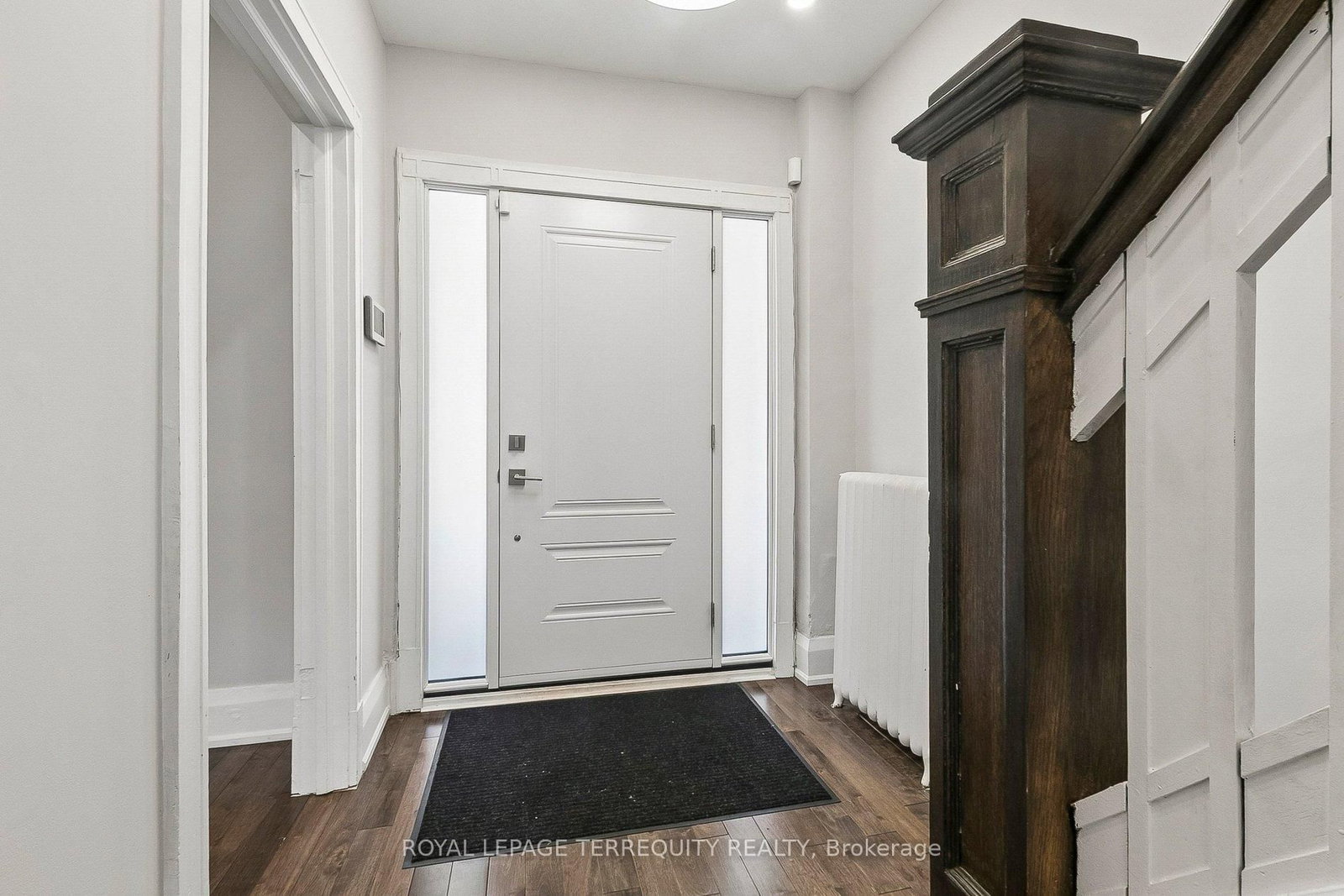 407 Annette Street • Toronto, ON photo 9