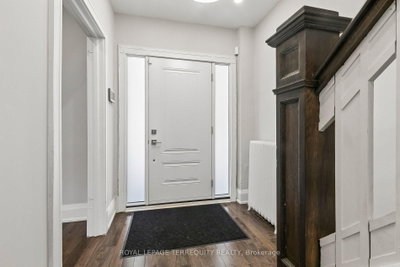 407 Annette Street • Toronto, ON photo 9