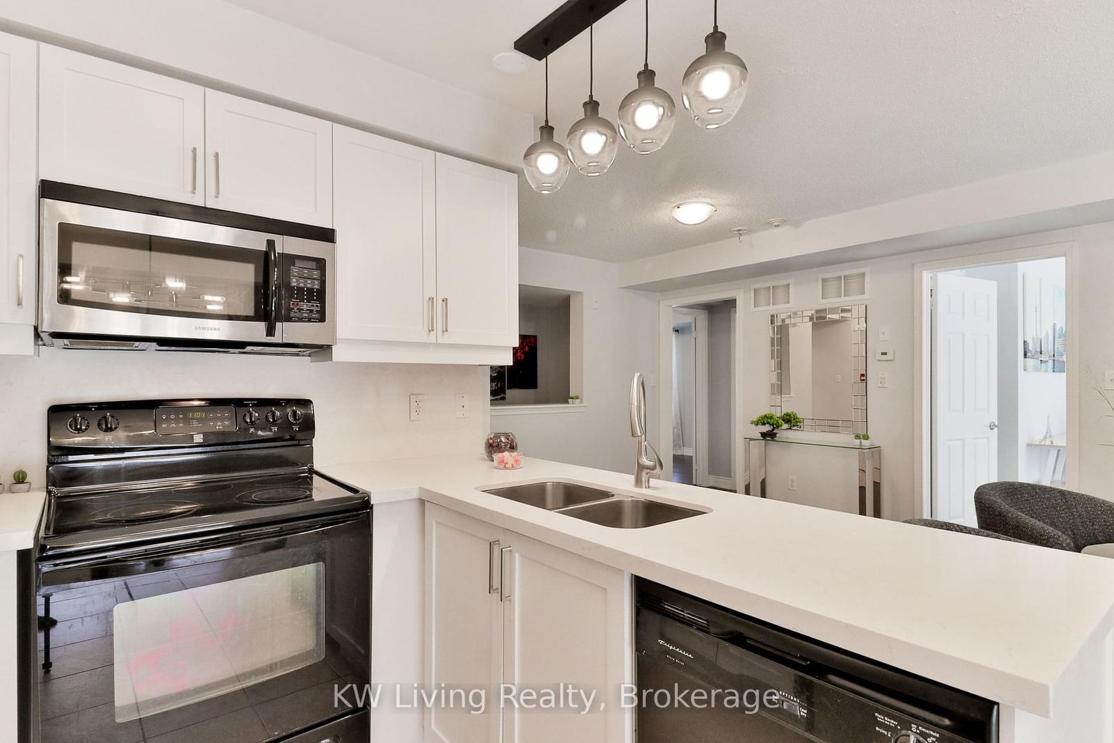 740 Neighbourhood Circle • #4 • Mississauga, ON photo 9