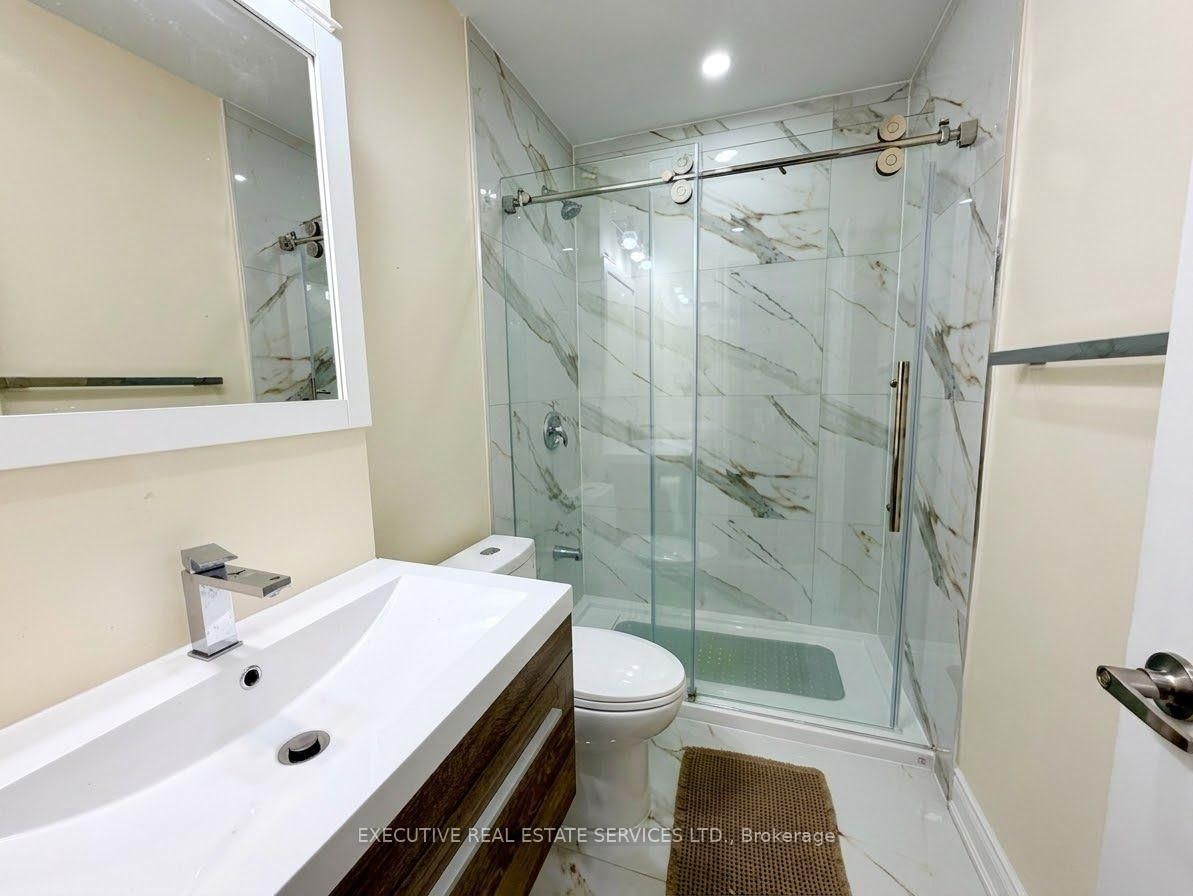 118 Turquoise Crescent • Brampton, ON photo 10