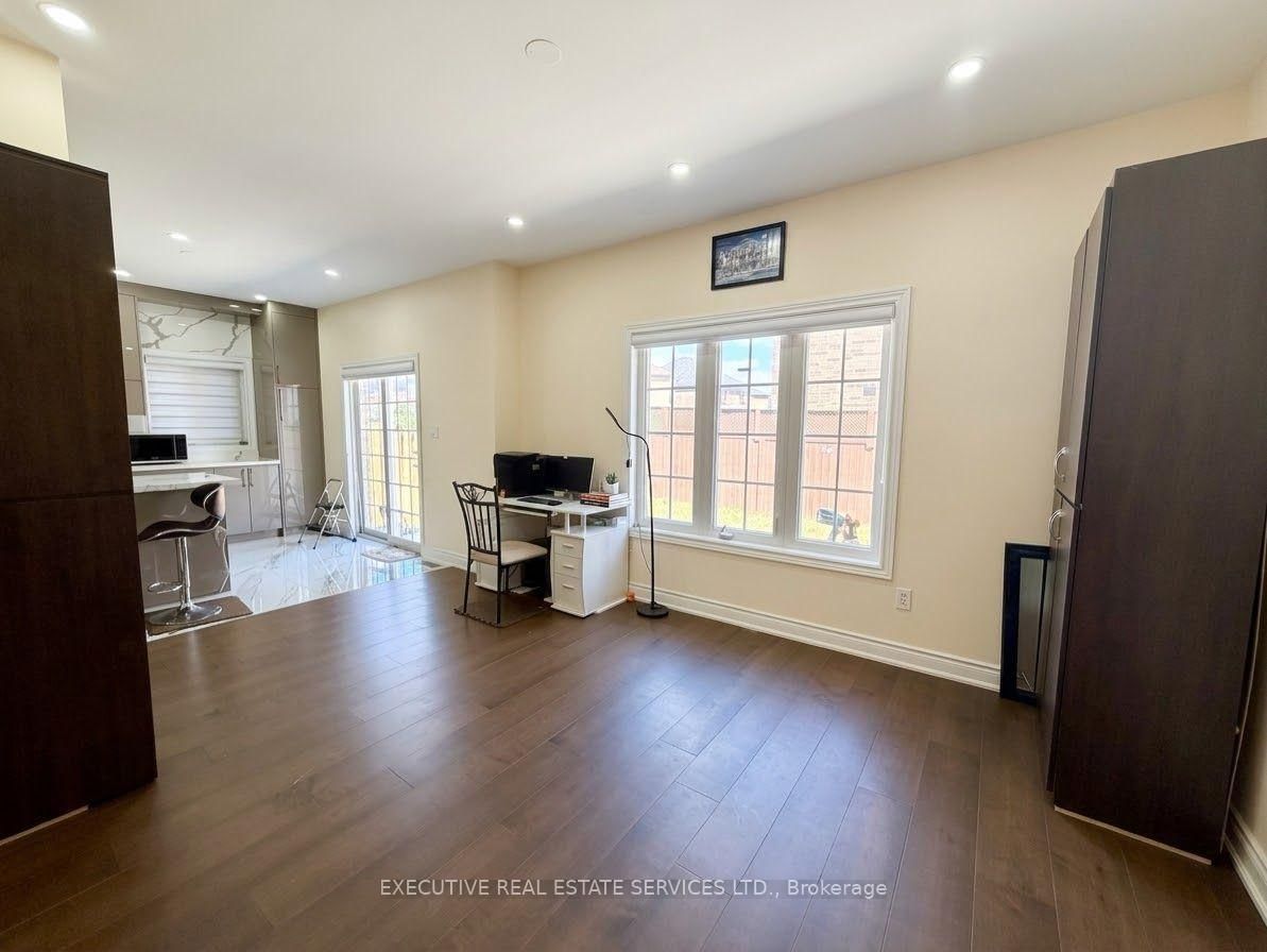 118 Turquoise Crescent • Brampton, ON photo 5