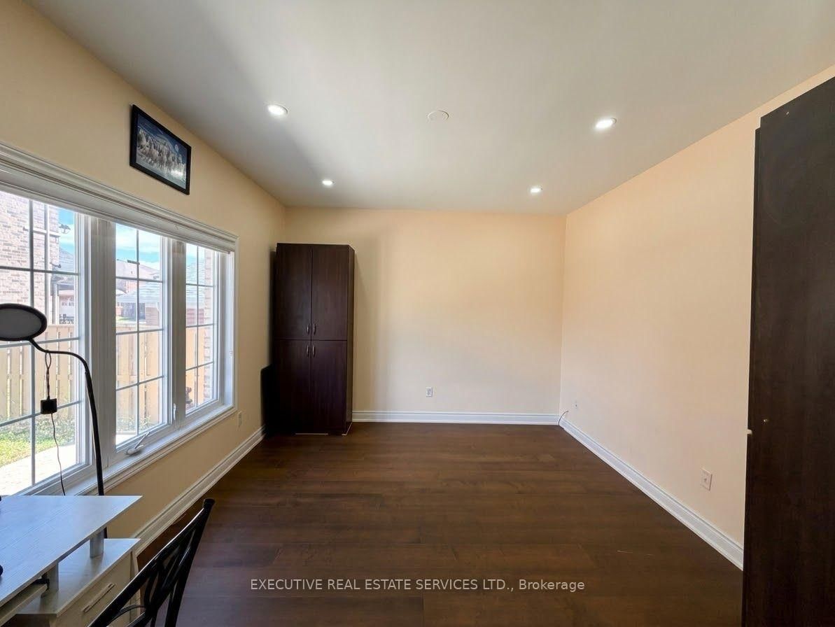 118 Turquoise Crescent • Brampton, ON photo 6