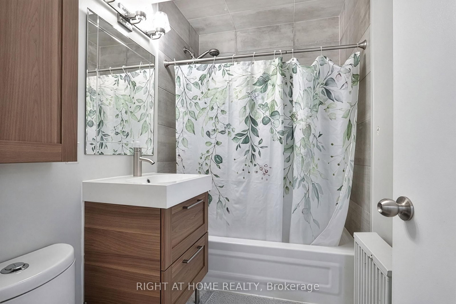 35 15 Toronto,ON M8V 3J3 — Photo 14
