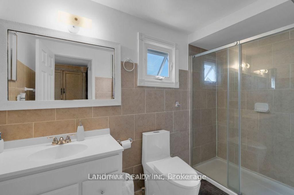 6636 Edenwood Drive • Mississauga, ON photo 4