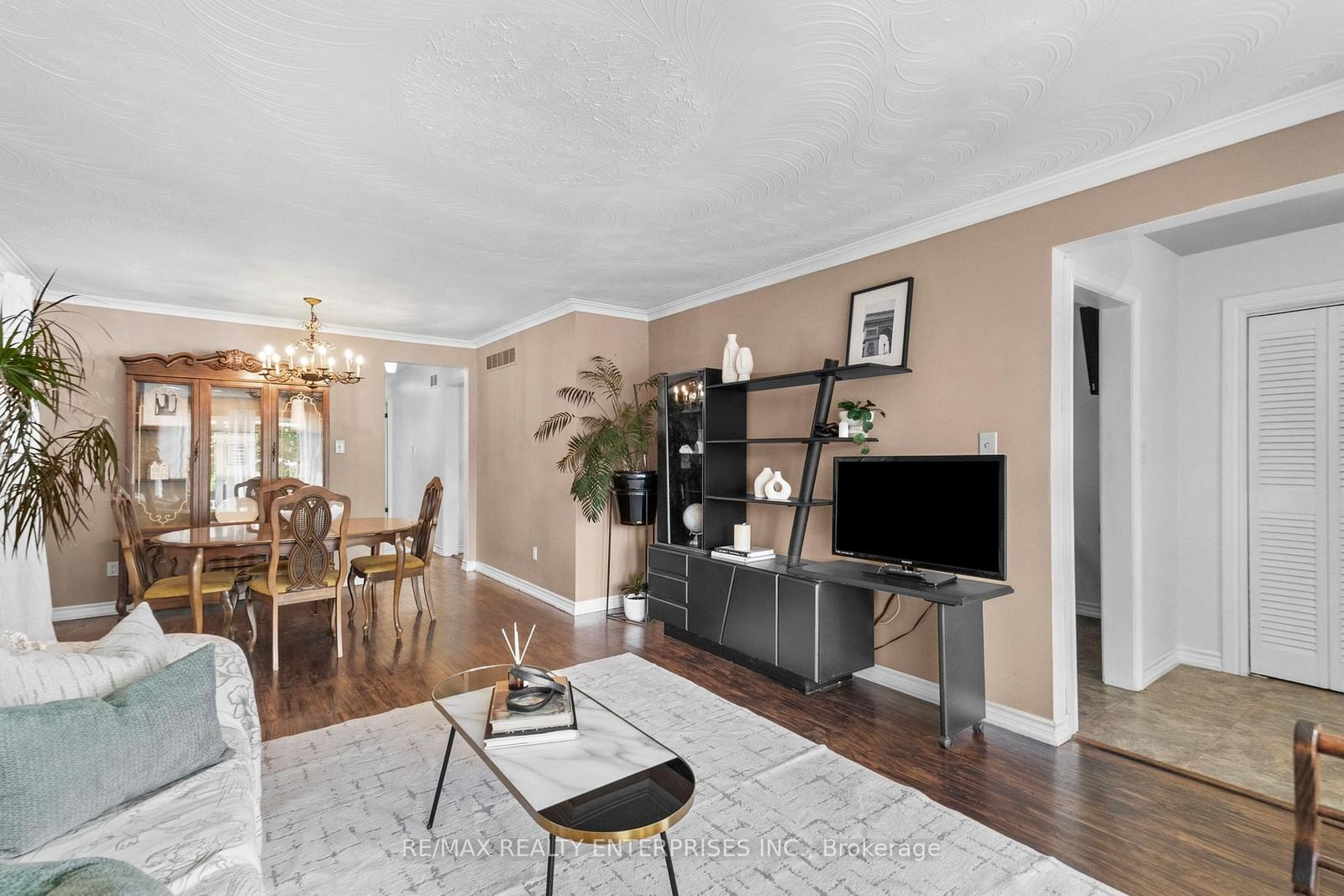 1083 Melton Drive • Mississauga, ON photo 10