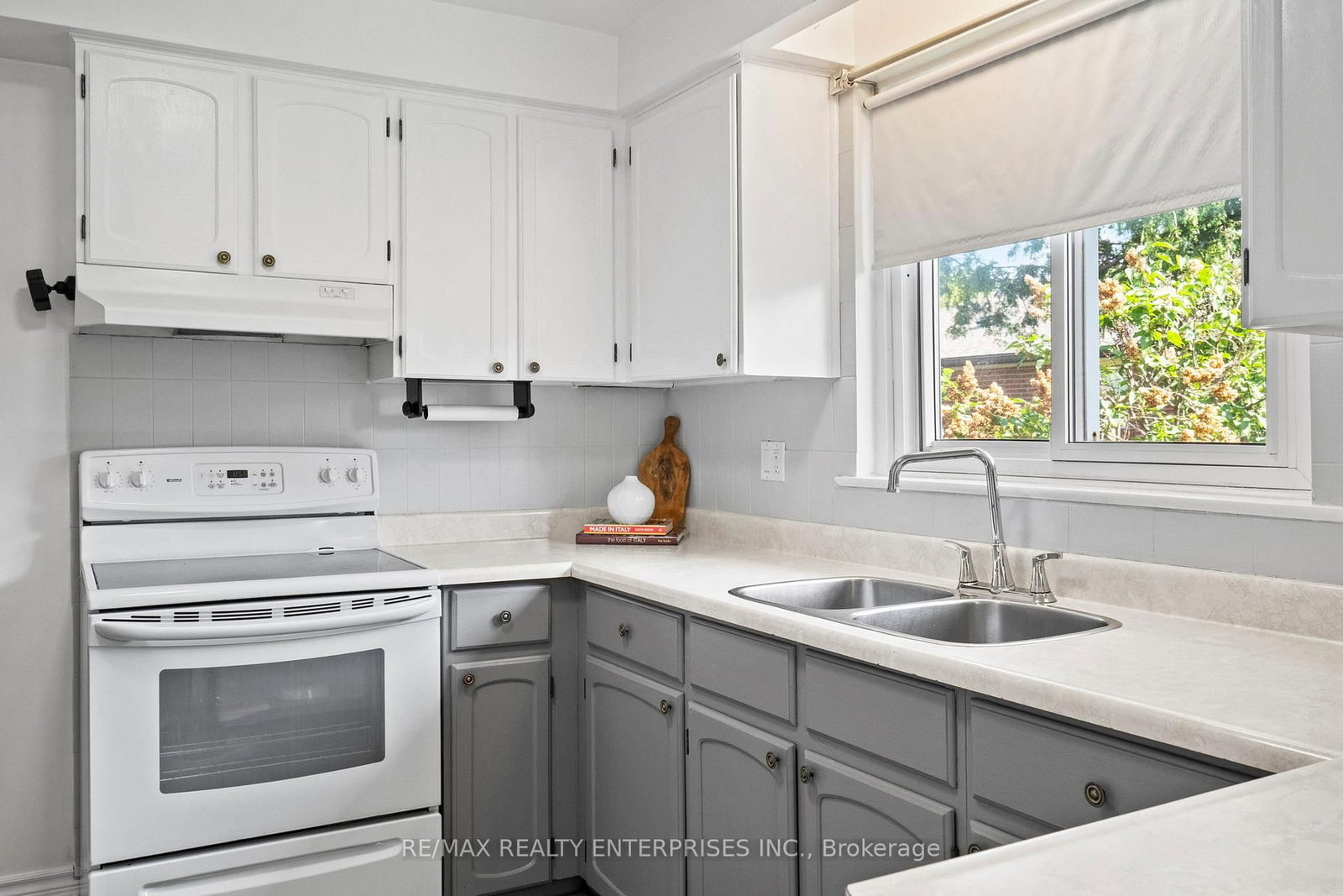 1083 Melton Drive • Mississauga, ON photo 14