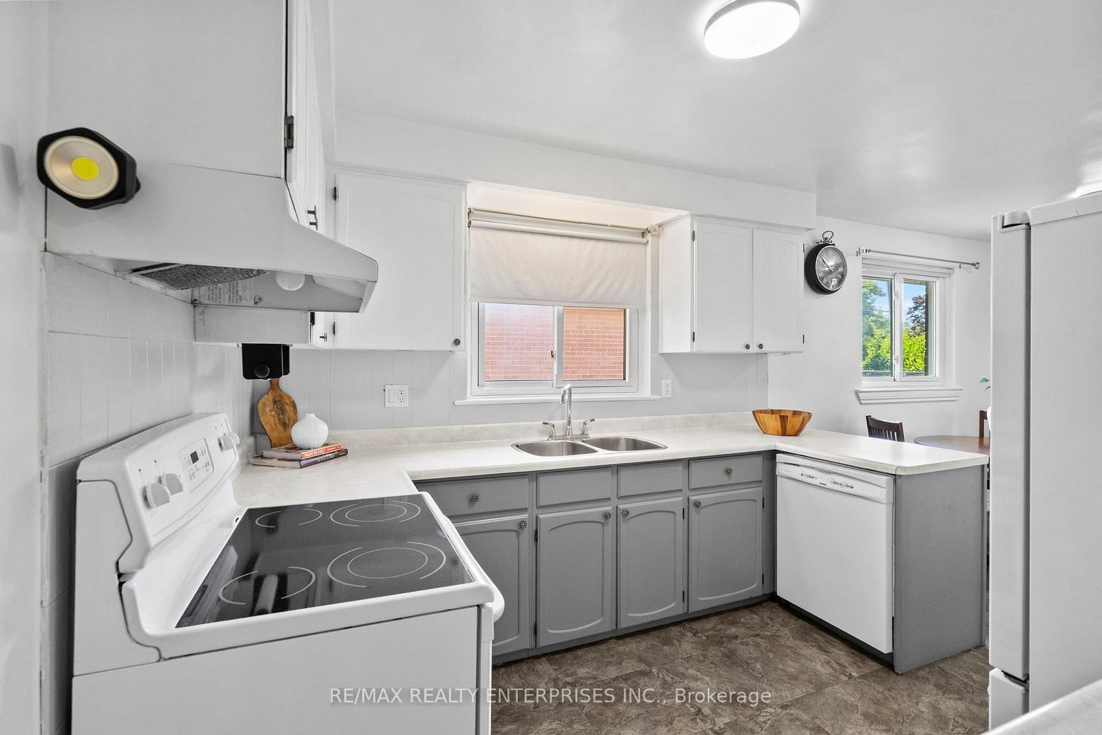 1083 Melton Drive • Mississauga, ON photo 15