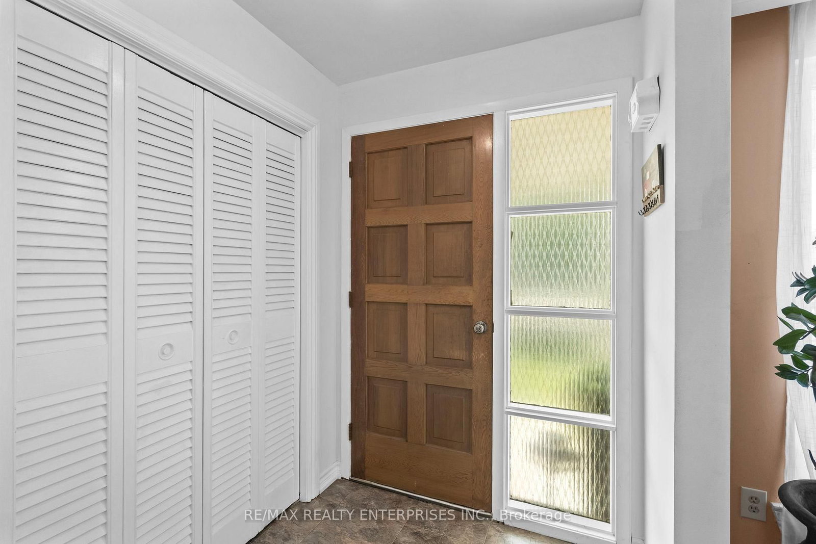 1083 Melton Drive • Mississauga, ON photo 6