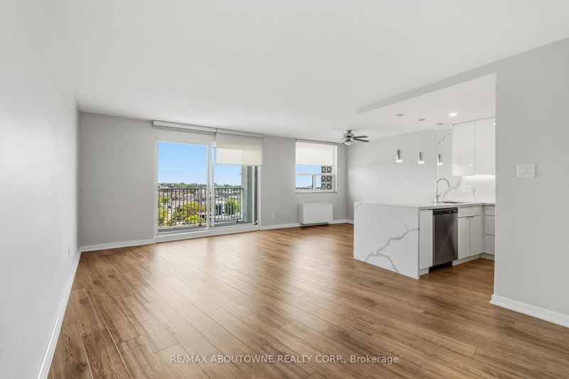 1201 - 125 Forsythe Street