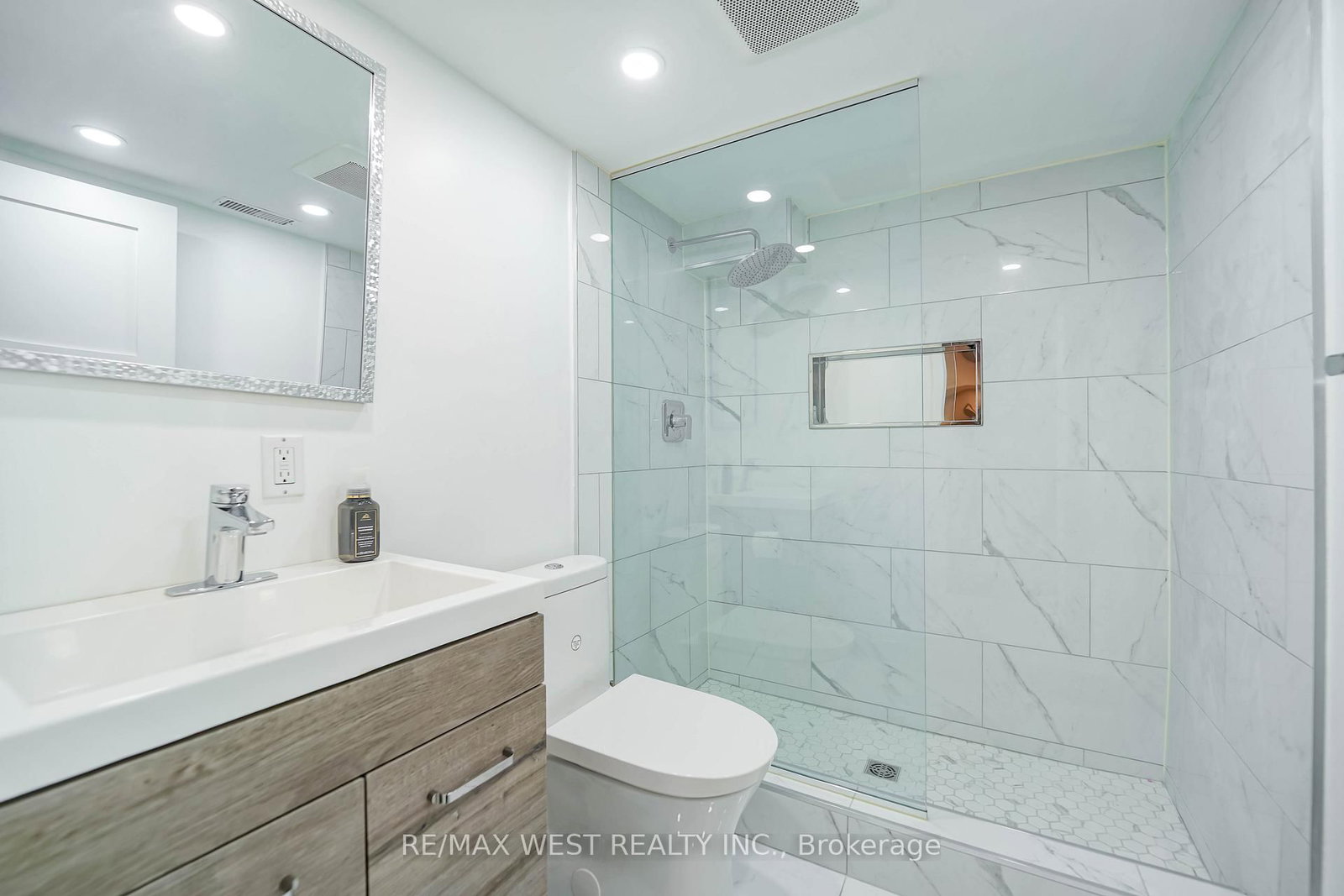 108 Poplar Heights Drive • Toronto, ON photo 20