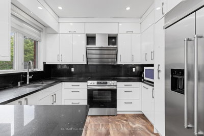 162 Bob Yuill Drive • Toronto, ON photo 6