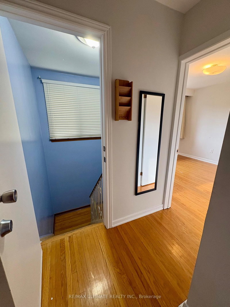 2nd Floor - 315 Harvie Avenue