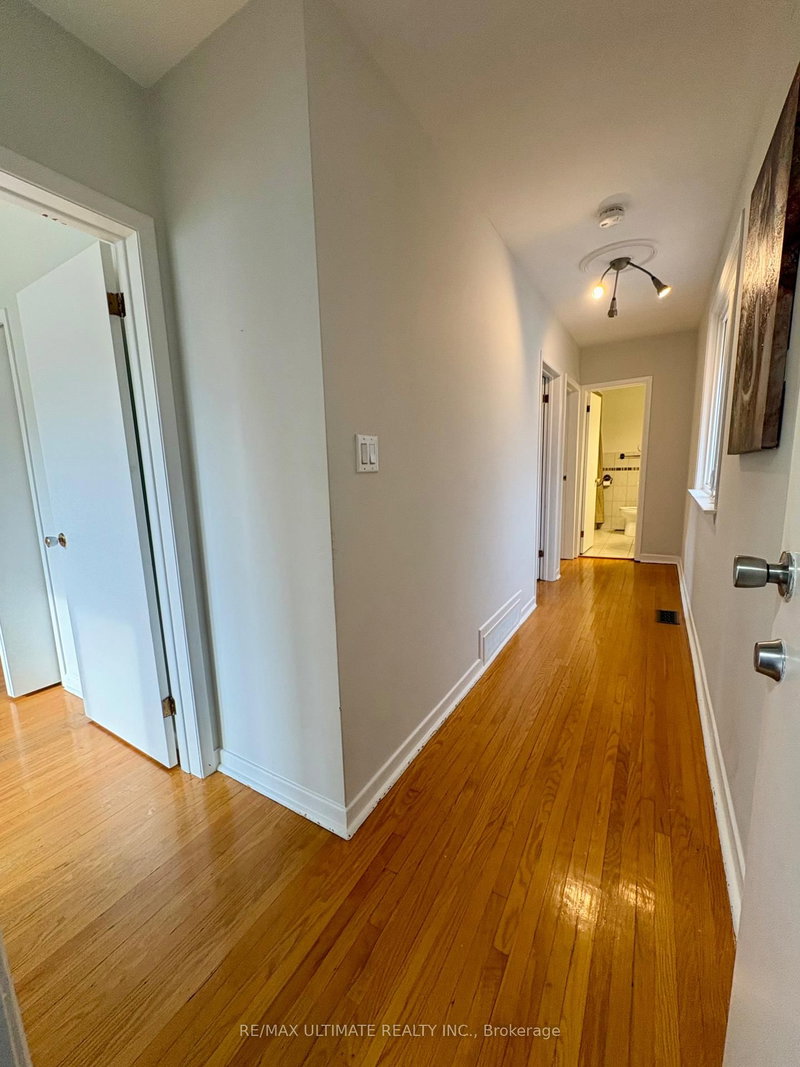 2nd Floor - 315 Harvie Avenue