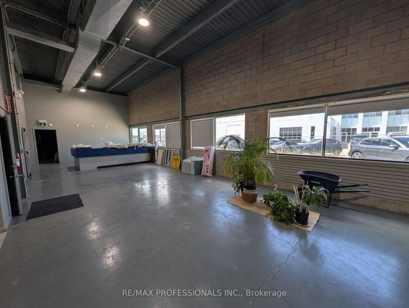 1571 The Queensway Avenue Unit D