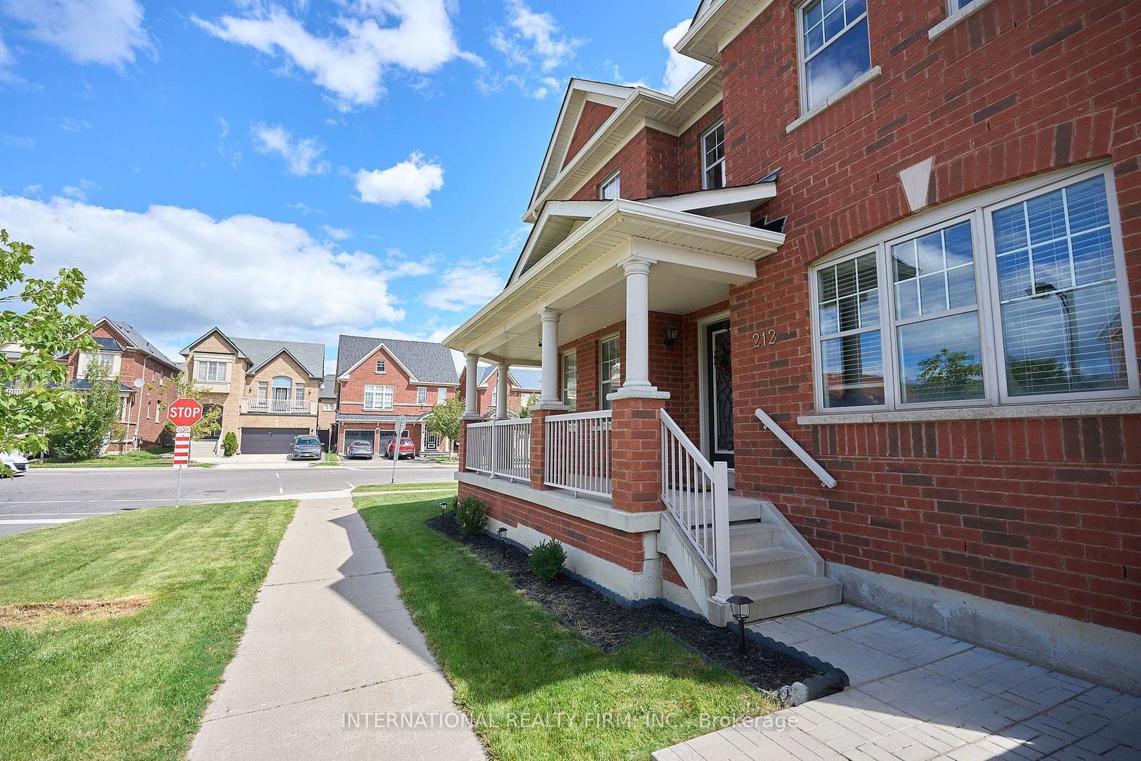 212 Pringle Avenue • Milton, ON photo 3