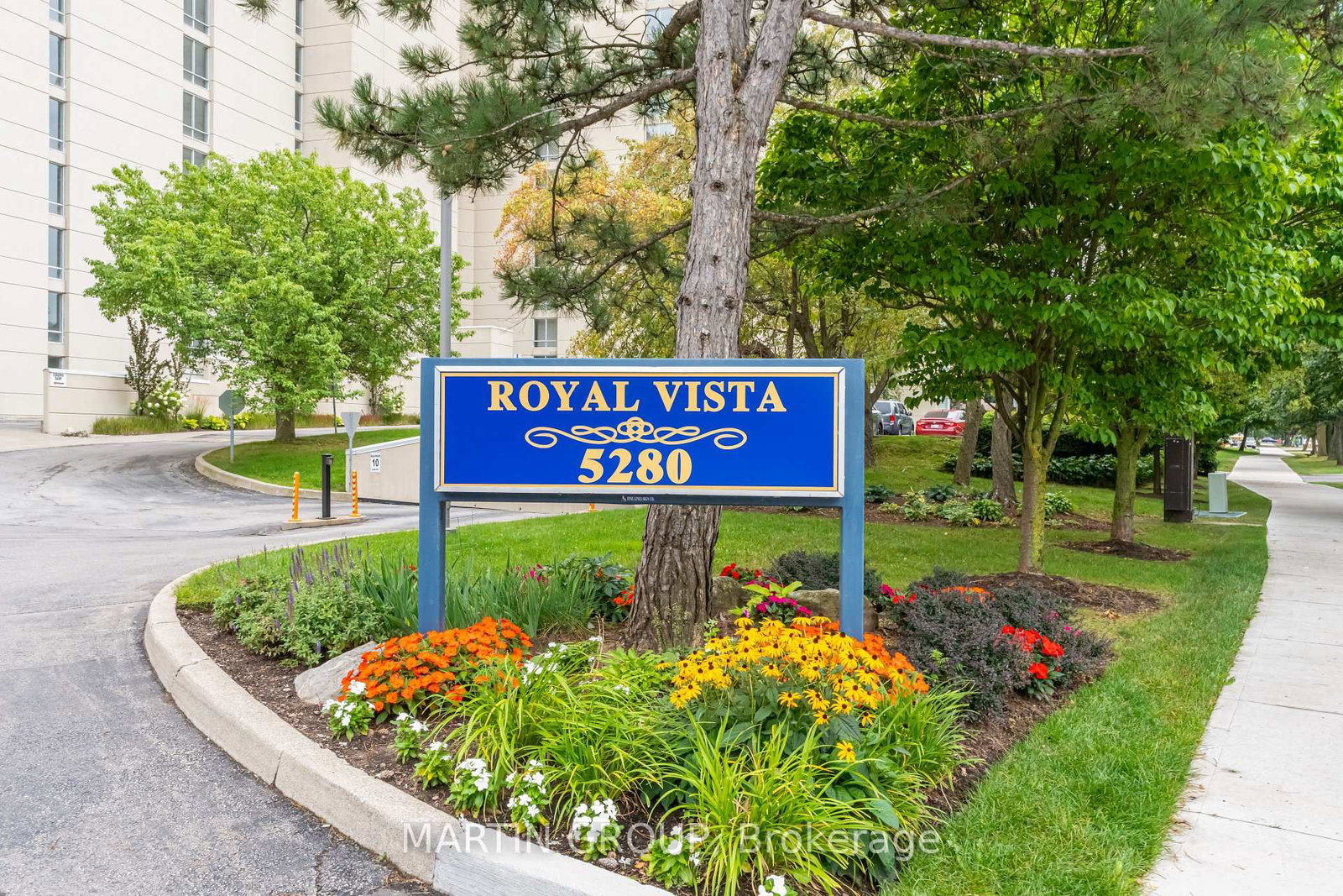 5280 Lakeshore Road • #1102 • Burlington, ON photo 4