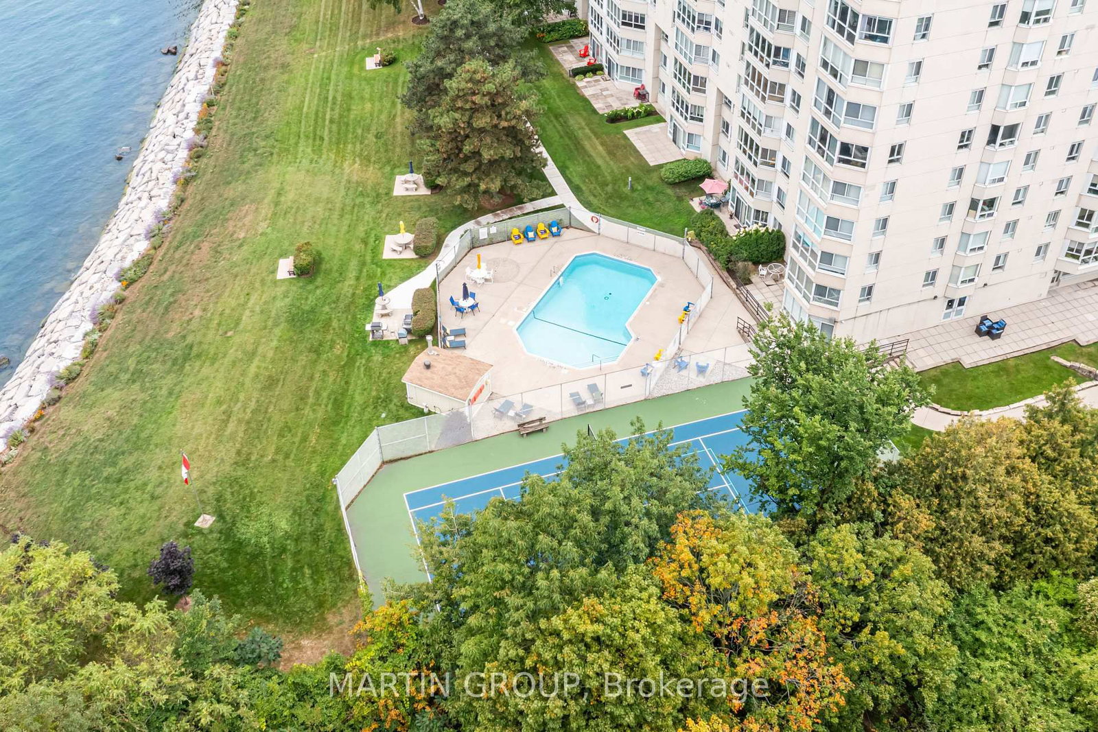 5280 Lakeshore Road • #1102 • Burlington, ON photo 5