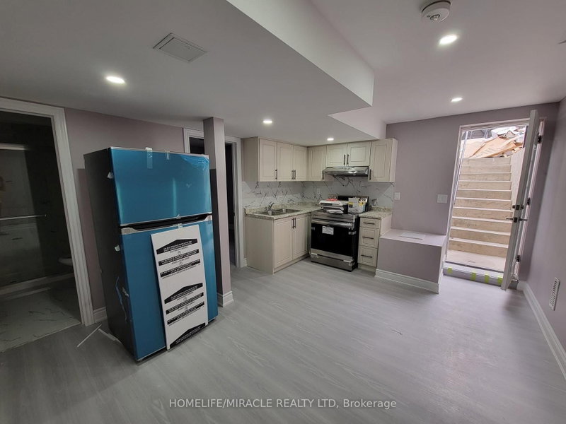 22 Tawnie Cres (Basement)