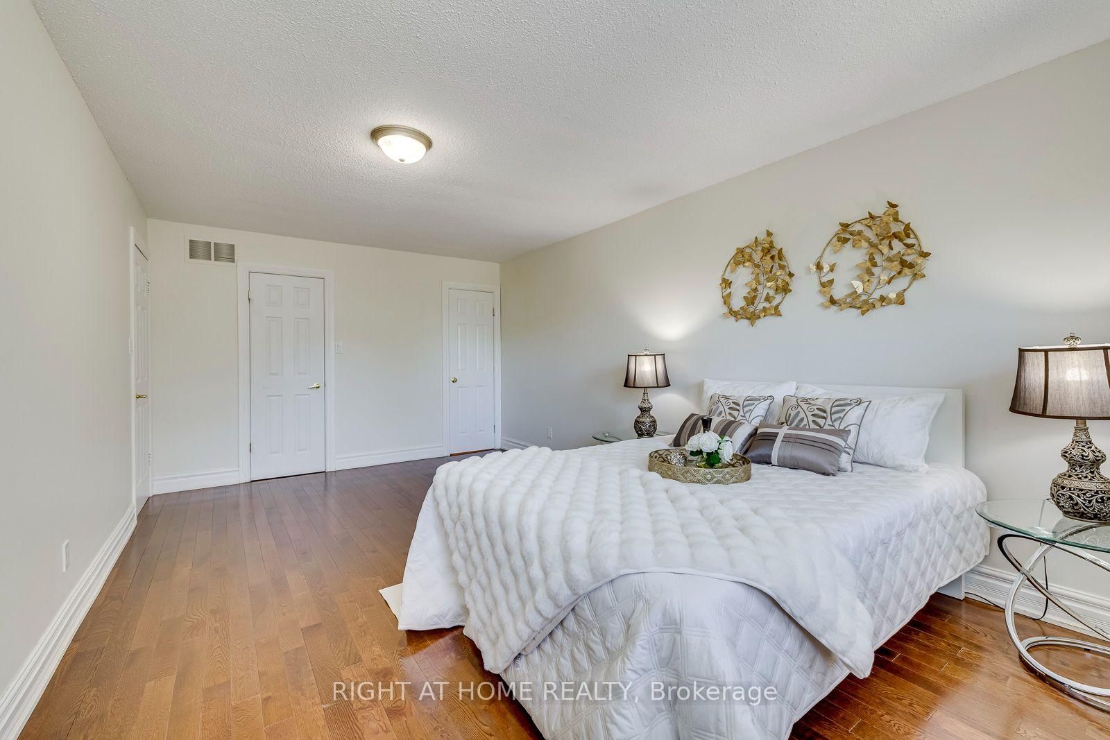1025 Vanier Drive • Mississauga, ON photo 22