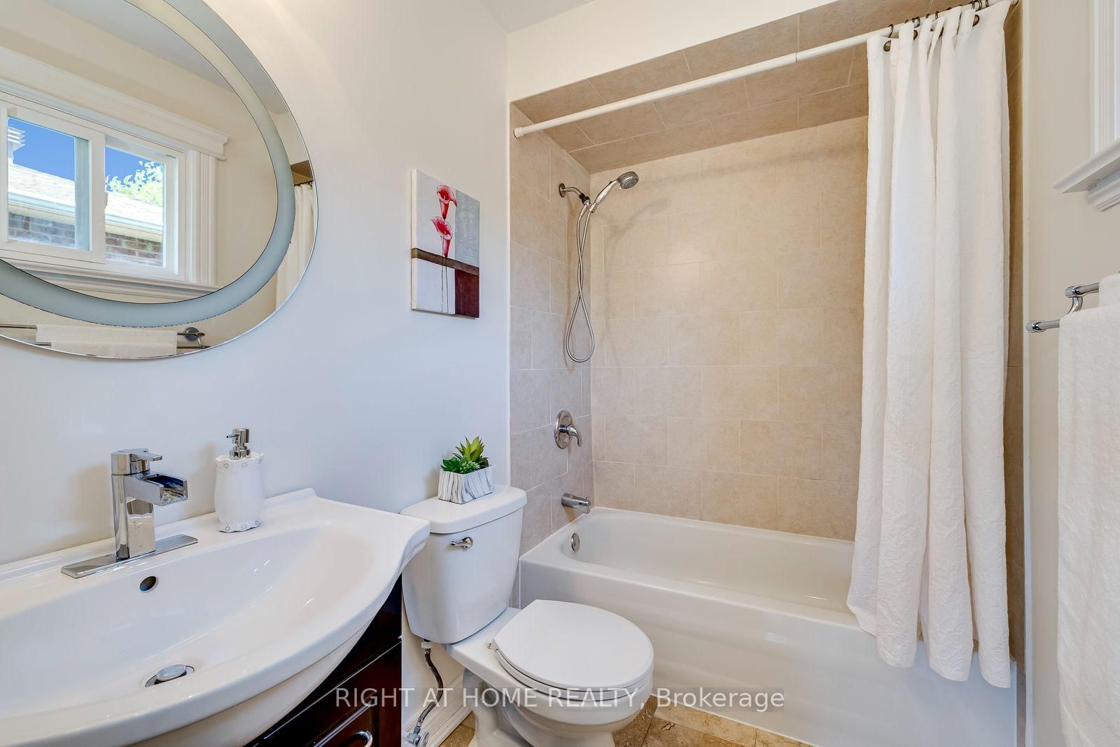 1025 Vanier Drive • Mississauga, ON photo 24