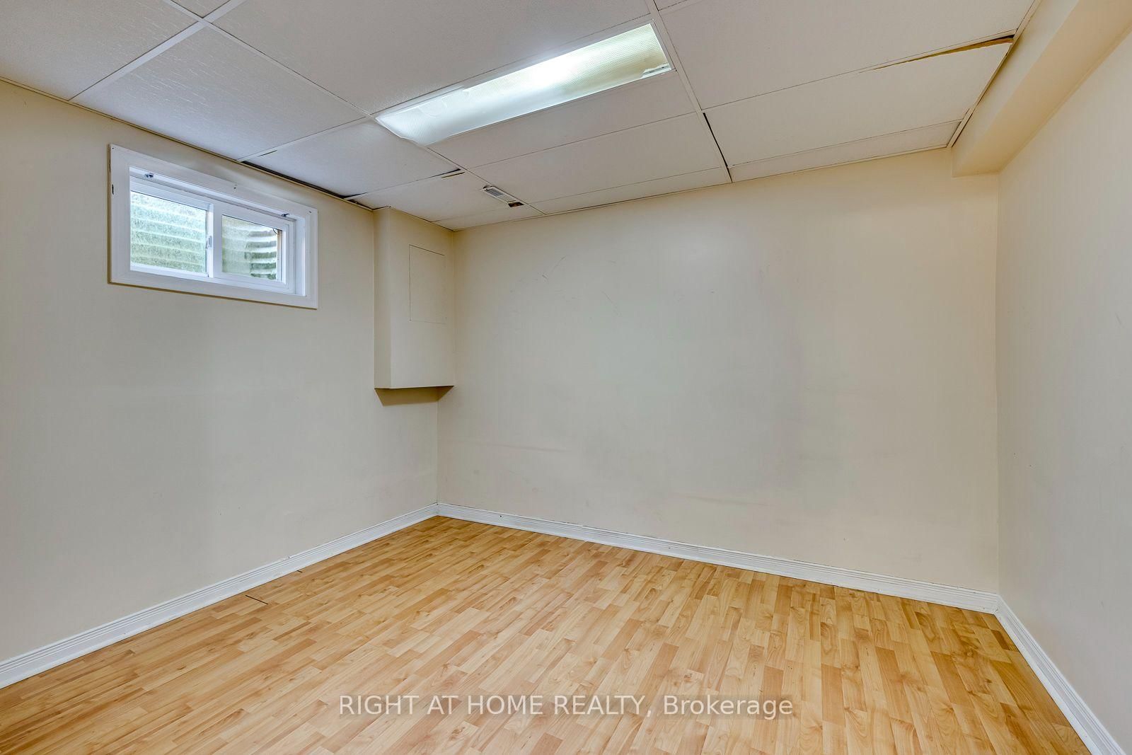 1025 Vanier Drive • Mississauga, ON photo 33