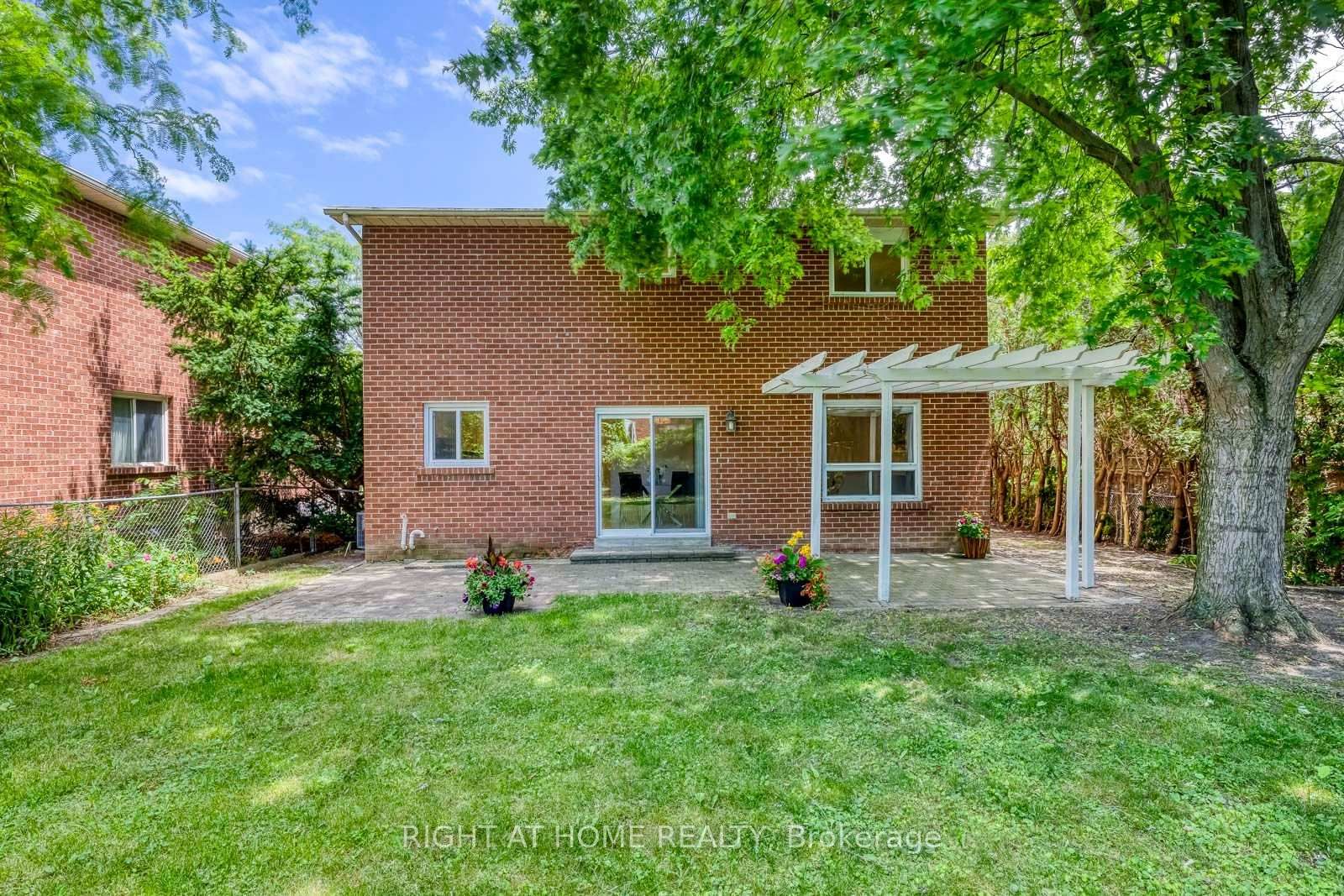 1025 Vanier Drive • Mississauga, ON photo 39