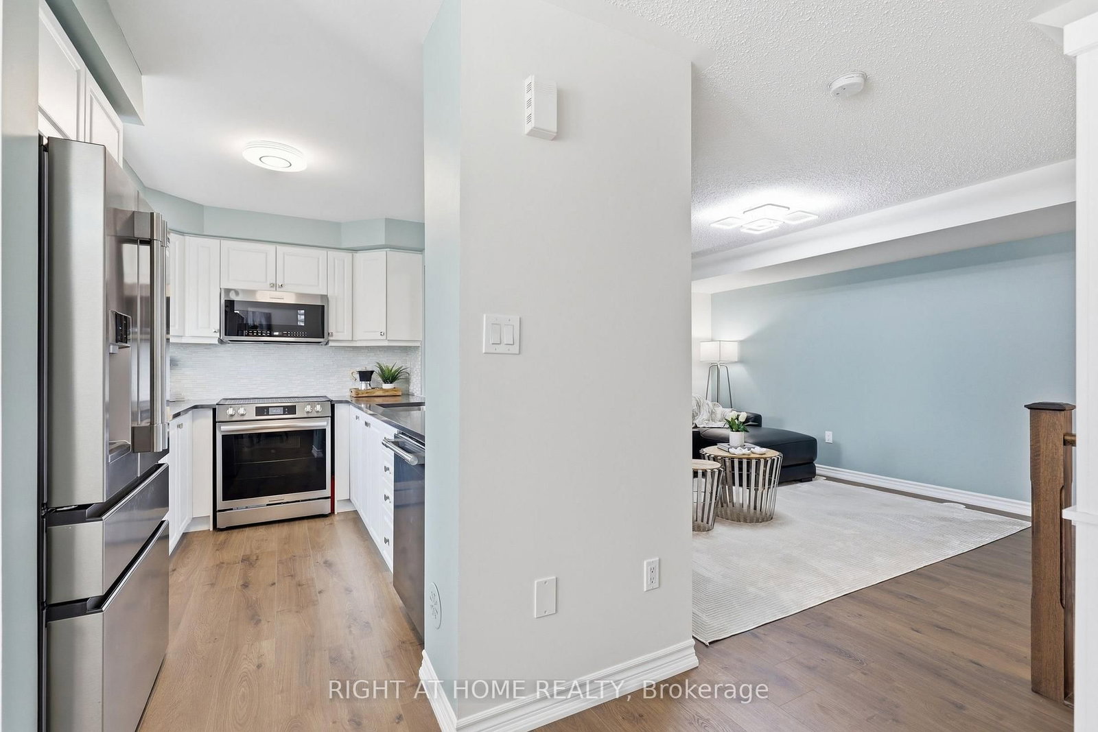 283 Ellen Davidson Drive • Oakville, ON photo 18