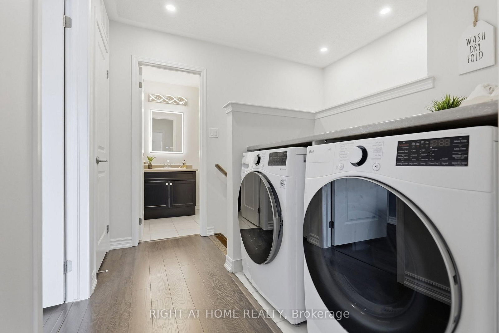 283 Ellen Davidson Drive • Oakville, ON photo 29