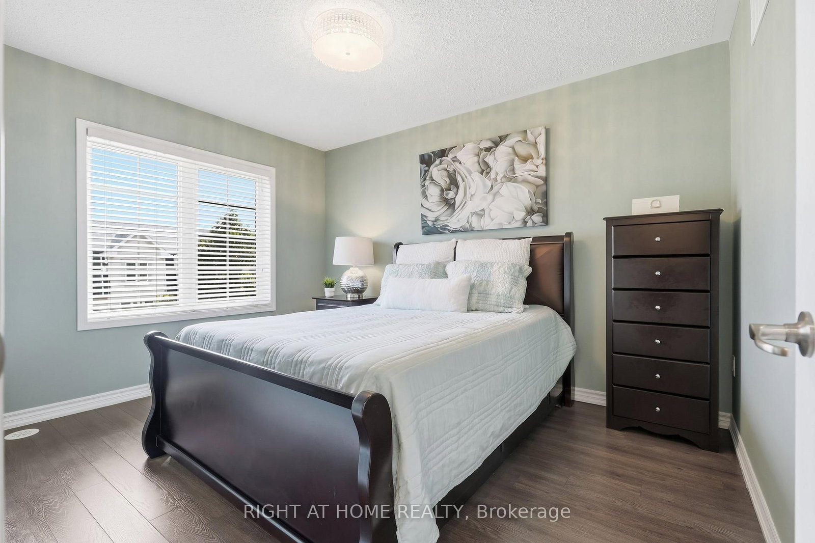 283 Ellen Davidson Drive • Oakville, ON photo 32