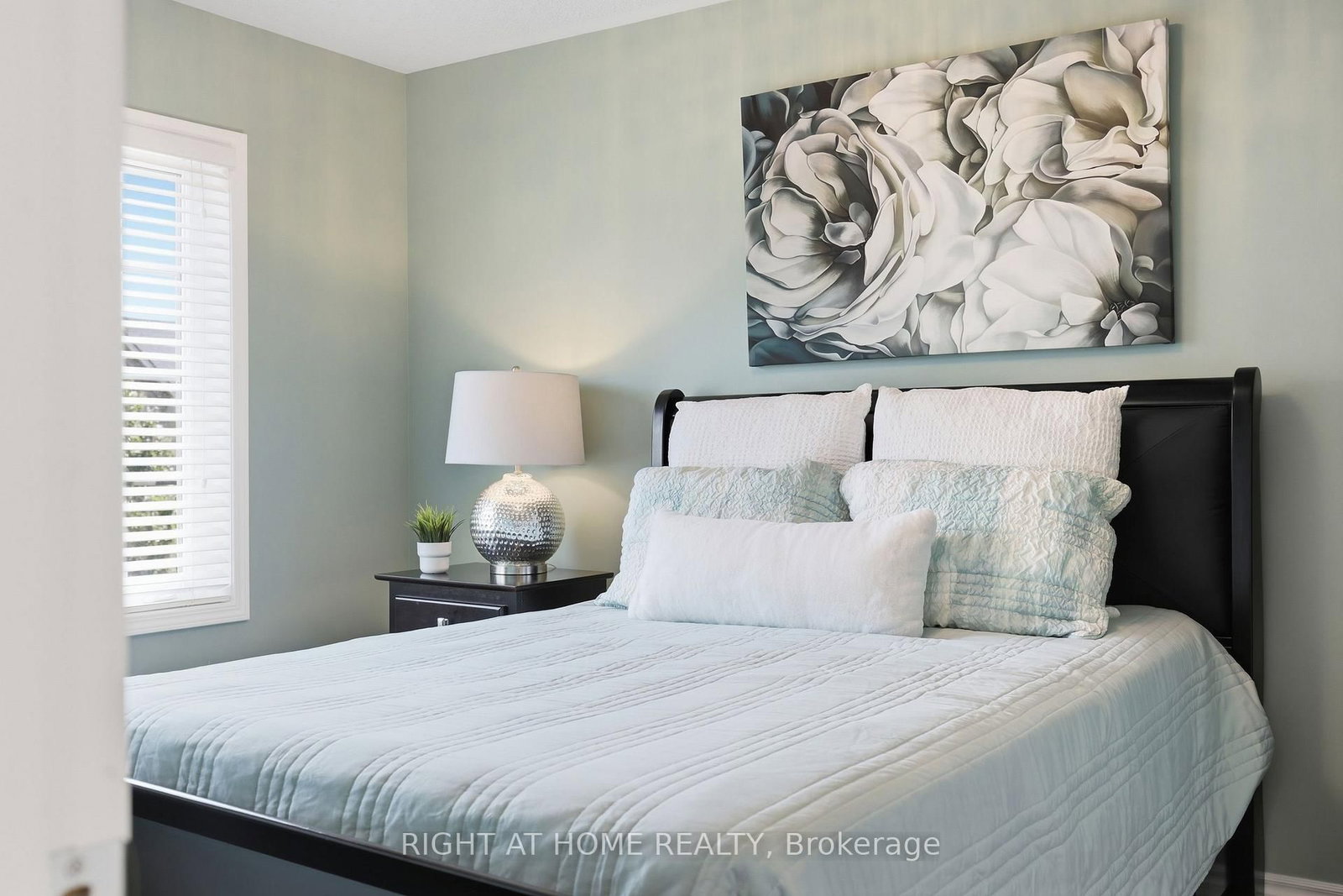 283 Ellen Davidson Drive • Oakville, ON photo 33