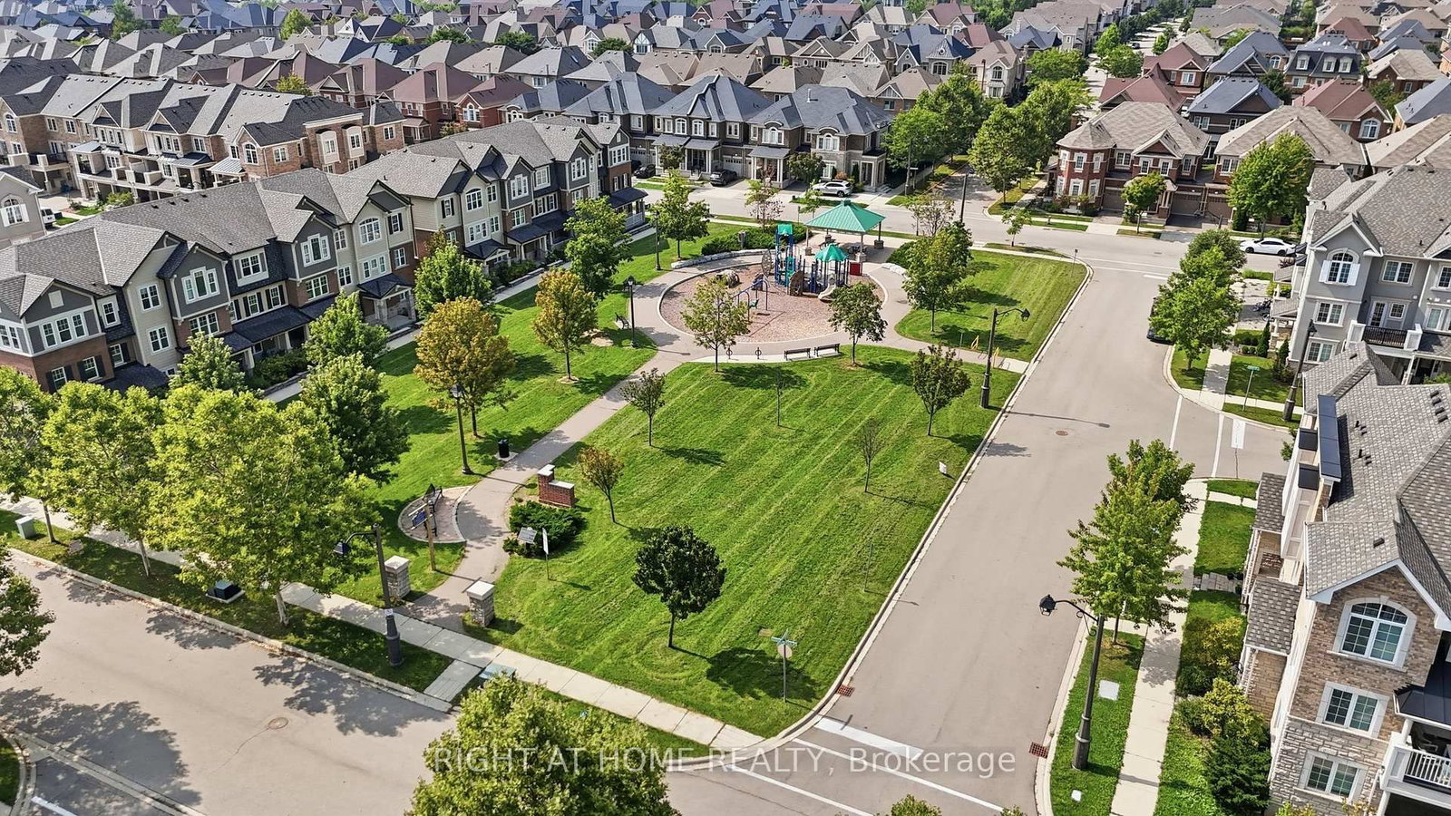 283 Ellen Davidson Drive • Oakville, ON photo 5