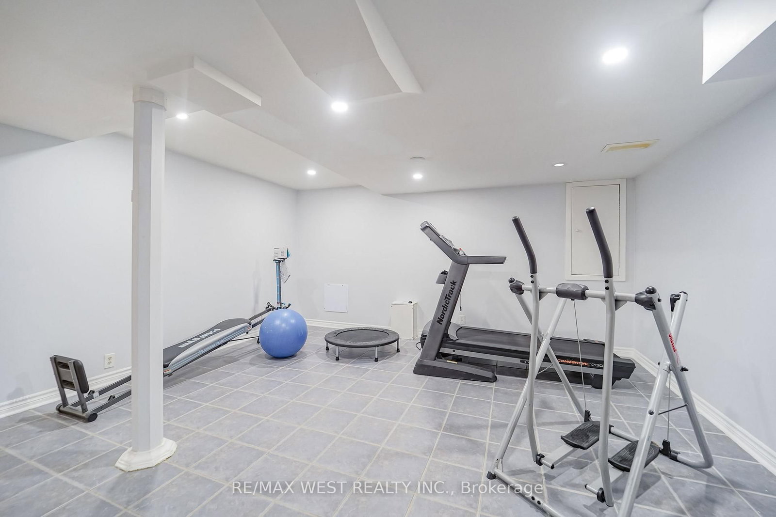 24 Royal Valley Drive • Caledon, ON photo 13