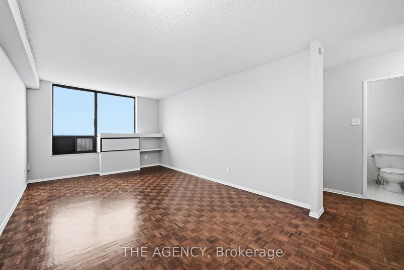 1910A - 2350 Dundas Street W