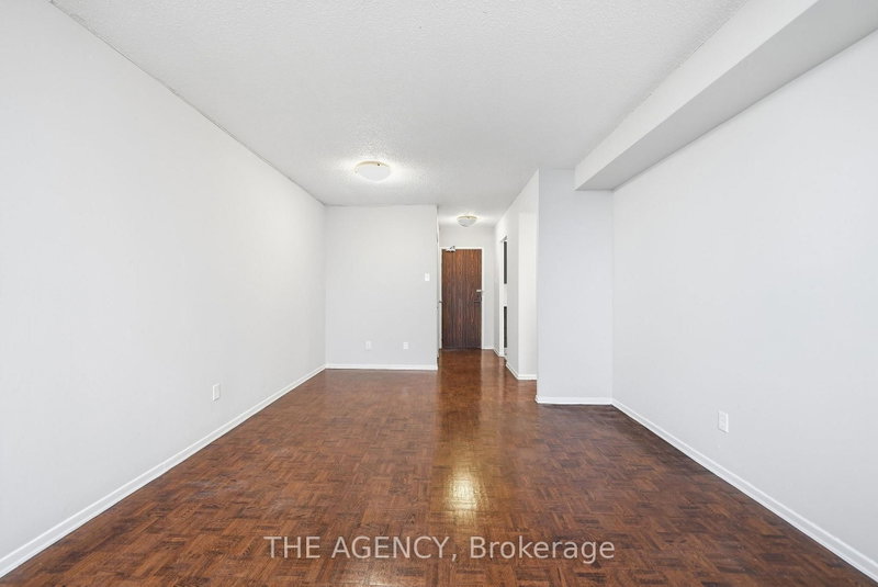 2204A - 2350 Dundas Street W