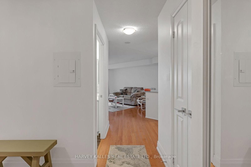 1021 - 1060 Sheppard Avenue W